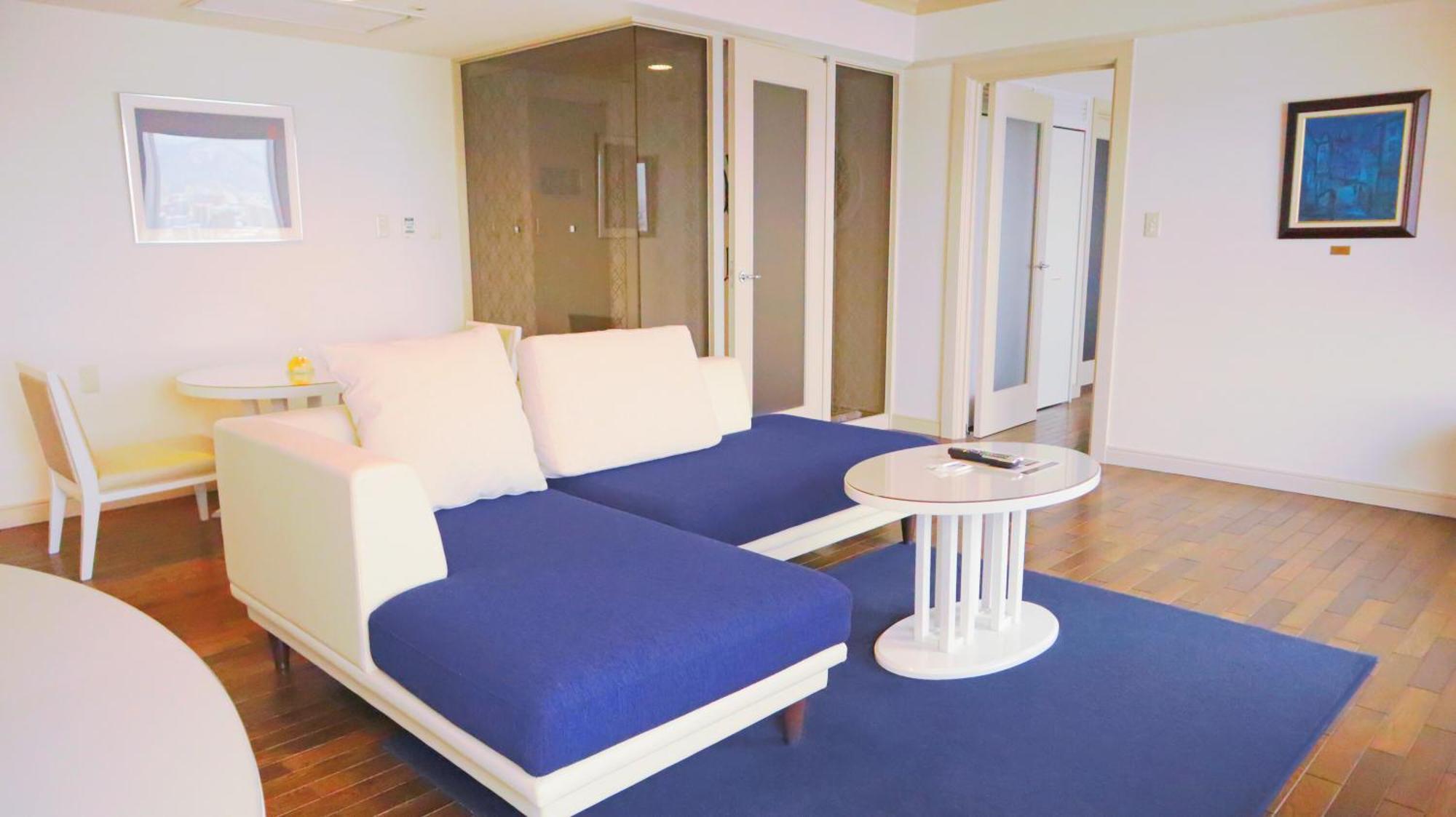 Premier Hotel Nakajima Park Sapporo Eksteriør bilde A living room in a serviced apartment in Hong Kong